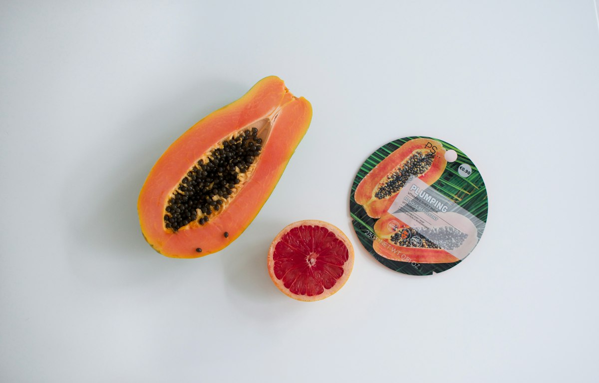 Ensalada con semillas de papaya tostadas
